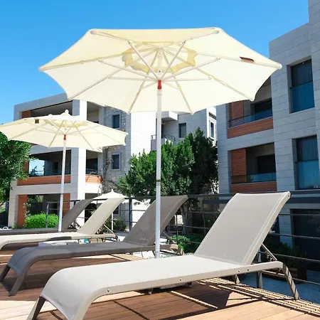 Roas Residences